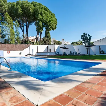 Preciosa Casa En Aloha Golf Marbella