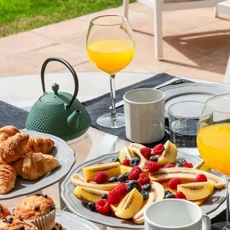 Preciosa Casa En Aloha Golf Marbella