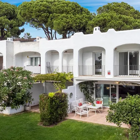 Preciosa Casa En Aloha Golf Marbella