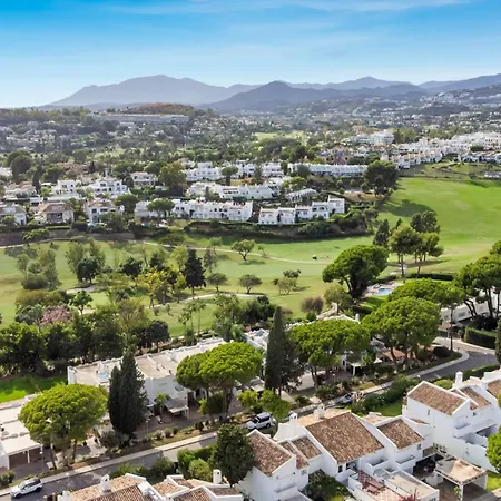 Preciosa Casa En Aloha Golf Marbella