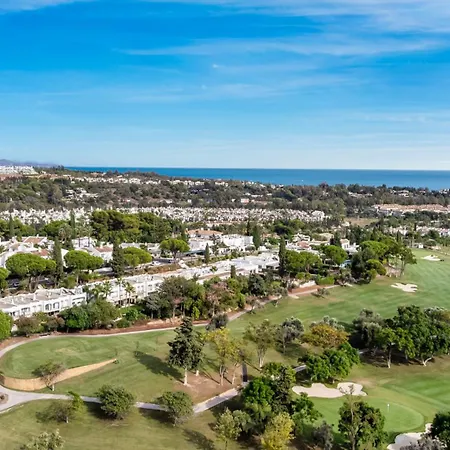 Holiday home Preciosa Casa En Aloha Golf